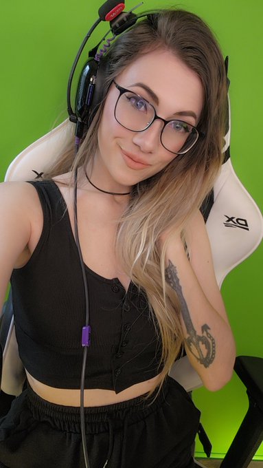 Hi thereeee  https://t.co/EsDaX6mOI7 https://t.co/jAXZPvSkqu<a href="/tag/gamersforgiving"class="tags"><span>#gamersforgiving</span></a>