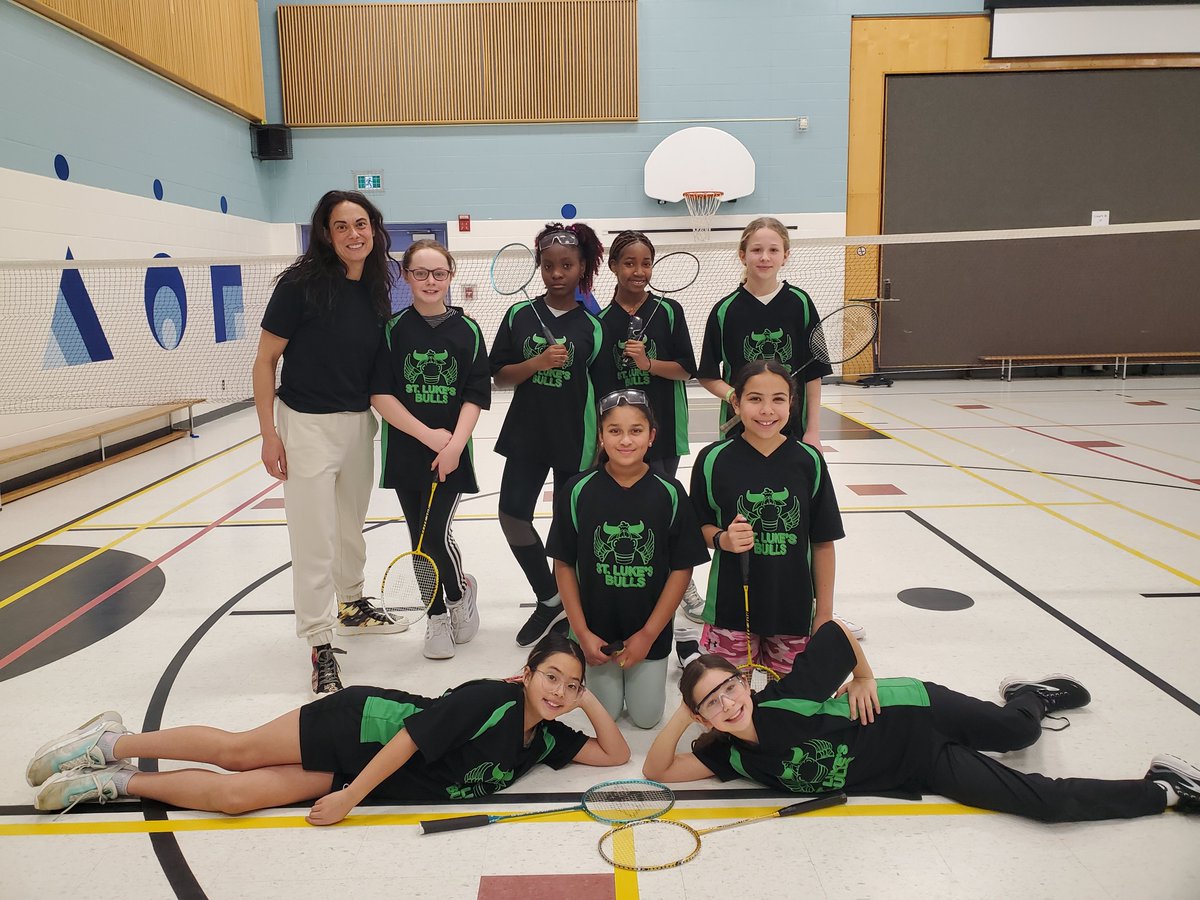 Congratulations to these outstanding athletes from @StLukeNepean in the @OttCatholicSB on an amazing performance in the Board's Badminton Tournament today! #MovementIsMedicine 🏸