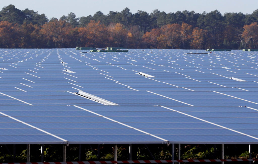 Choose_Solar's tweet photo. Choose Solar is bringing sun power to the people! Digitally connect to a local solar farm to start saving on your energy bill right away. Check out our energy savings promise to learn more! 
.
.
https://t.co/AauaBSYf4v
.
.
#communitysolar #climatechange #solarenergy #solartot ... https://t.co/GhRy2K98Na