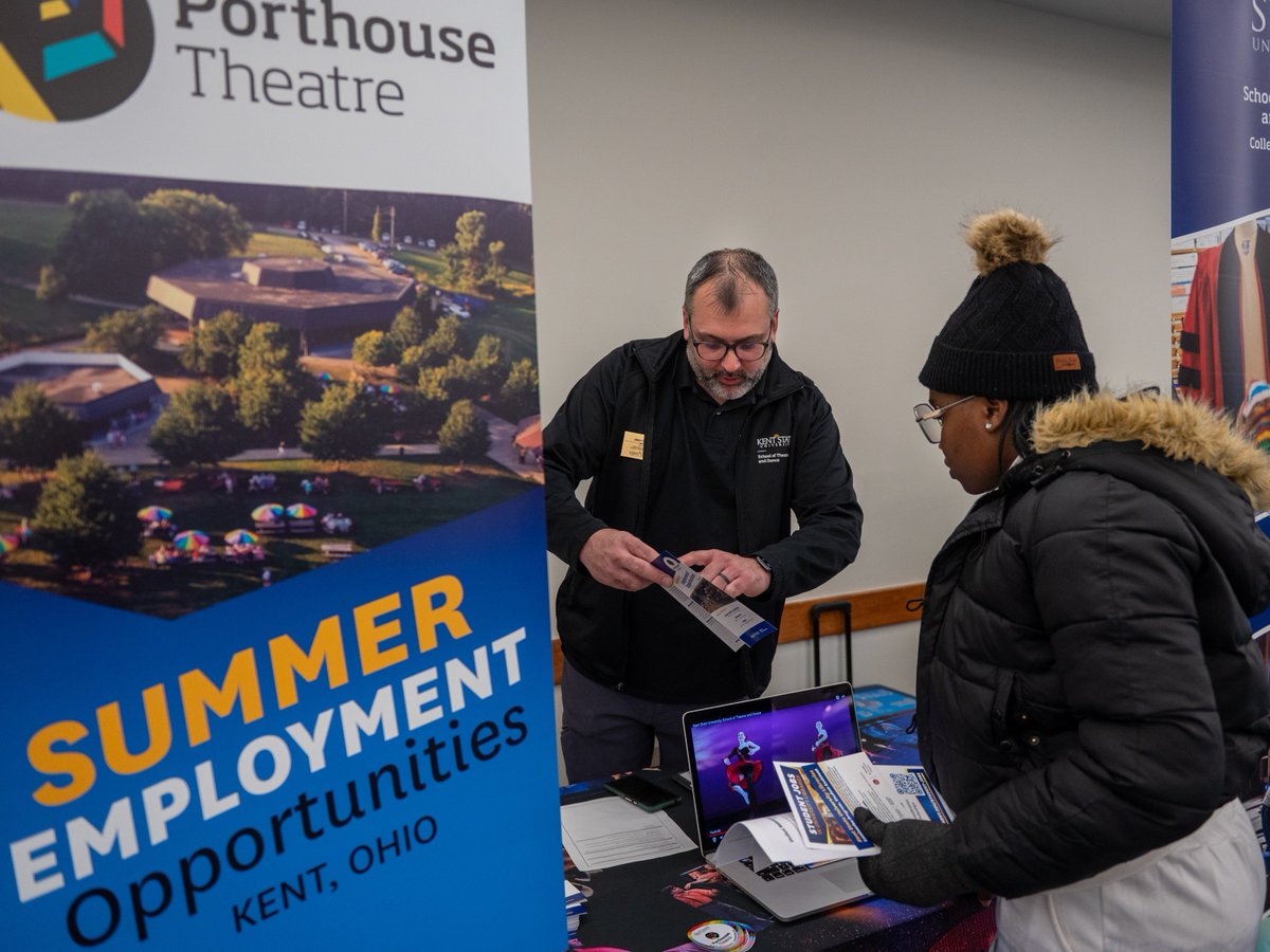 Photo of the Week: Kent State’s spring Student Employment Fair offers students opportunities to explore jobs, network with employers and get a free, professional headshot. bit.ly/3NU2Y71