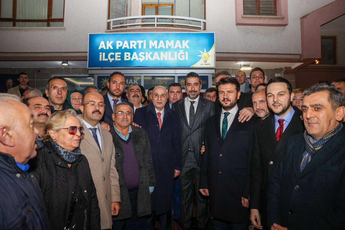 turgutaltinok06's tweet photo. Verilen ve tutulmayan sözler, kırılan gönüller var biliyoruz!

Ama halkımız da şunu bilsin ki; Başkent’i gönül, hizmet ve eser belediyeciliğiyle buluşturacak bir Altınok var!

📍Mamak

#HazırızKararlıyız https://t.co/uhmRMbkRSX