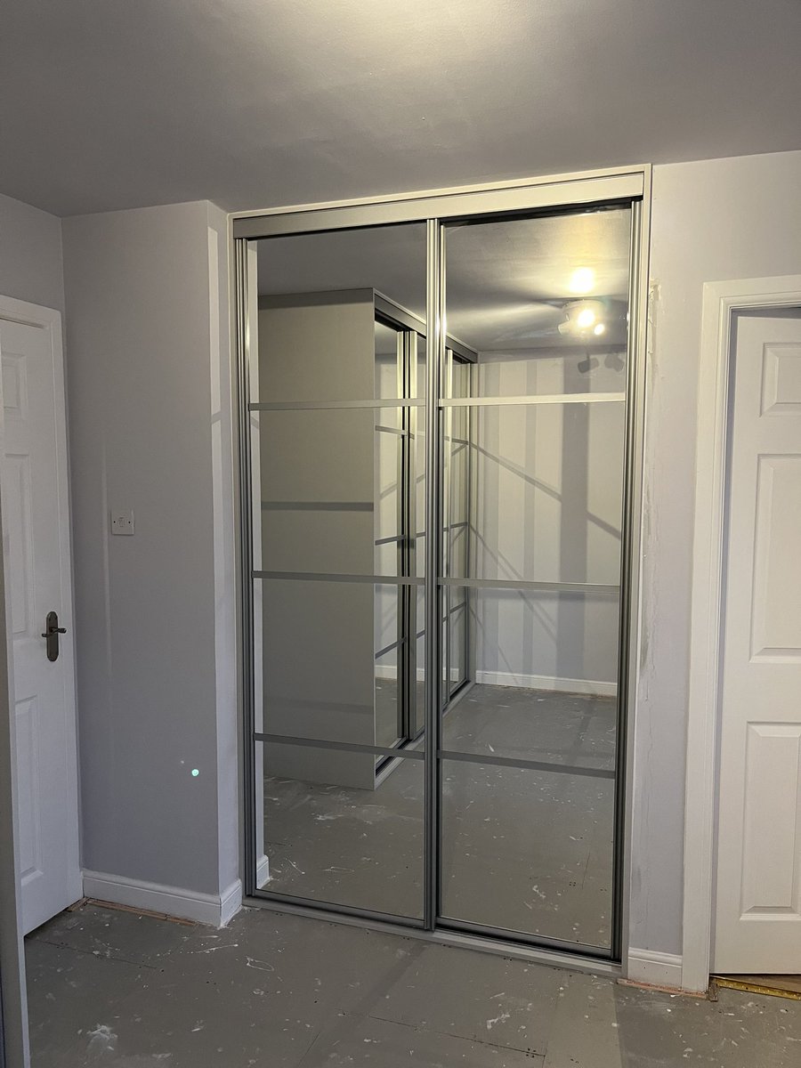 lussobedrooms1's tweet photo. Second wardrobe completed this week for our customer. lussobedrooms@outlook.com 07766410805 or 07768595755 https://t.co/zRQLW4SXUw #Glasgow #Wallacefields #Broomhouse #Maidenhill #Castlegardens #Stoneyettsvillage #Dargavelvillage #Landsdale #Ellingwood #Manorglen #Lussobedrooms https://t.co/2ED3ccBPKG