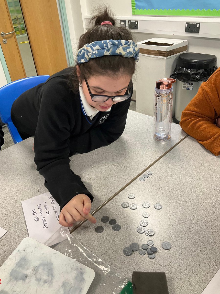 islwynsrb's tweet image. Rhymni have had a useful focus over the last 2 weeks, understanding money. We have used a variety of coins practically, including buying stamps in the post office to send thank you letters. #thingswelearn #thingswedo