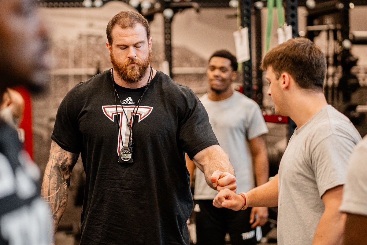 Weekend Gains 💪 #BattleReady | #OneTROY ⚔️🏈