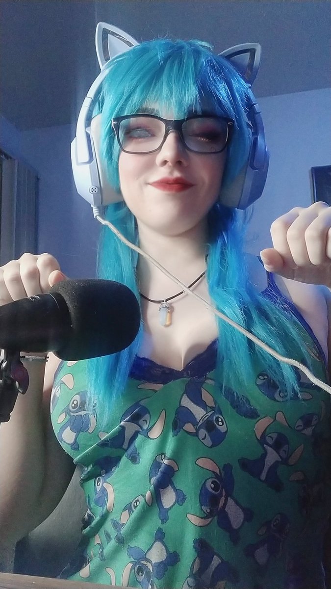theoblivion_'s tweet photo. Hoje é dia 💙 vamos de Gunbound com o pessoal, cria uma conta e vem com a gente 💙https://t.co/otWA31ur3O
#twitch #twitchstreamer #streamer #gunbound #retro https://t.co/Th2DmgUhkO