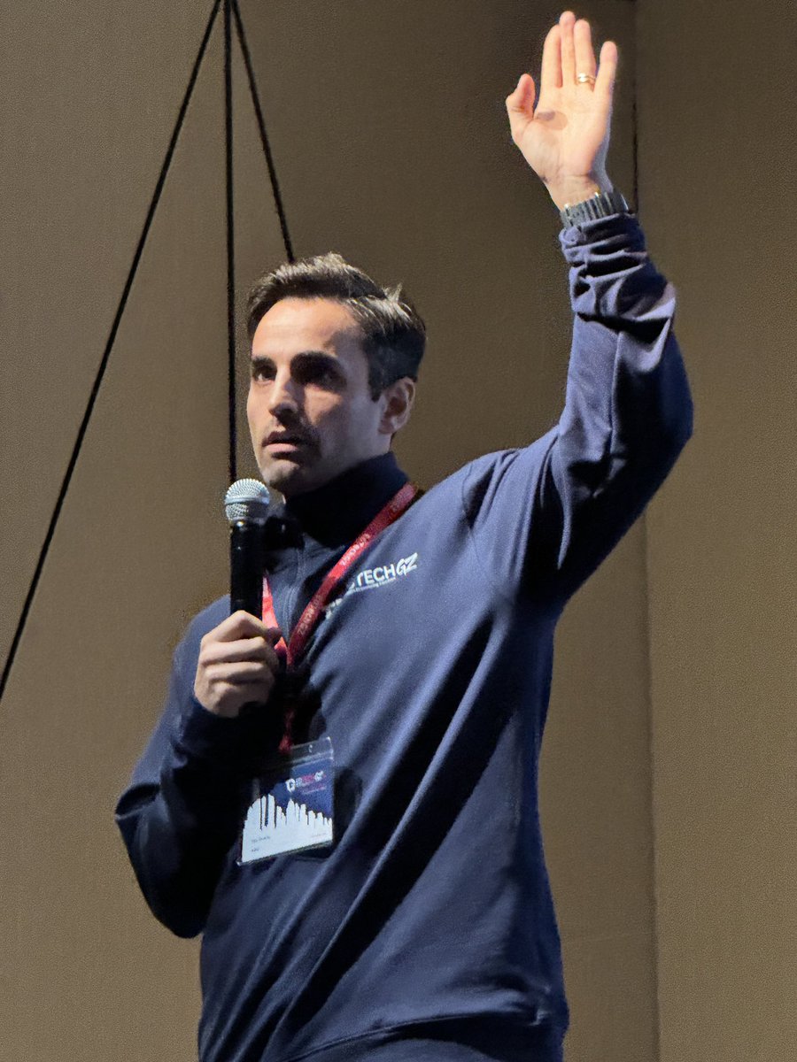 The man, the myth, the legend. Well done, <a href="/edTechEvans/">Tim Evans 🏴󠁧󠁢󠁷󠁬󠁳󠁿🇪🇸🇭🇰🇦🇪🇨🇳</a> and team on a wonderful event. #edtechgz