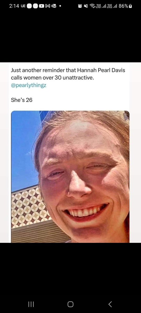 JorgeChango7's tweet photo. @pearlythingz Forget about her, who is this fugly dude?! https://t.co/x6pgu2NJMc