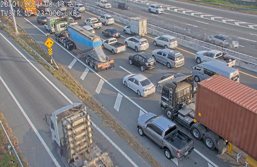 fm91trafficpro's tweet photo. ล่าสุด 08.05 น. เปิดจราจรได้ 2 ช่องขวา กรณีอุบัติเหตุ รถเทรลเลอร์ พลิกตะแคง บนมอเตอร์เวย์ (ทล.7) ขาเข้า กม.16+500 ตอนนี้ ท้ายแถวสะสม 7 กม. 

และวันนี้ที่ สถาบันเทคโนโลยีพระจอมเกล้าเจ้าคุณทหารลาดกระบัง มีสอบสัมภาษณ์ด้วย พื้นราบถนนหลวงแพ่ง เข้าถนนลาดกระบัง ติดขัด ท้ายแถวสะสมตรงข้ามพิพิธภัณฑ์งู #รายงานจราจร #รถติด