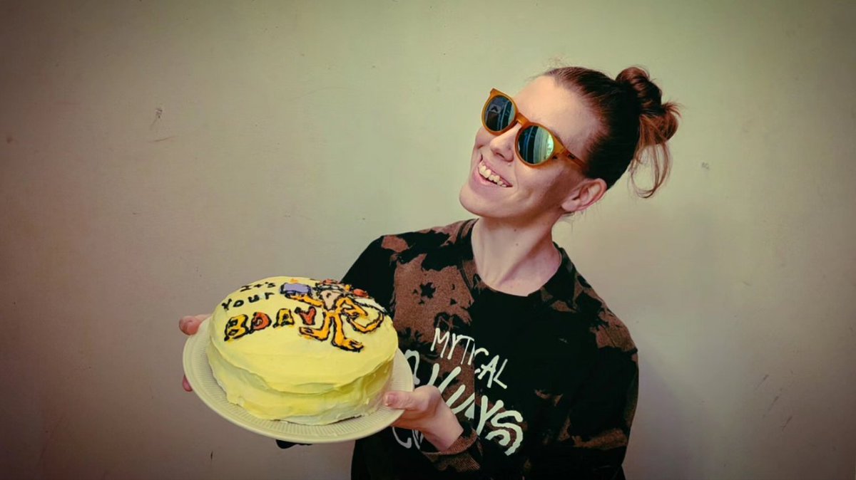 raphaconrad's tweet photo. Mish Mash, Will it cake??? In the words of @rhettmc & @linkneal, "Let's talk about that"!
Check out how I made this @EatMishMash - inspired cake:
https://t.co/qWSN5FUS6u
#fbf #mythicalmerch #cake #cakes #youtube #GMM #Photos #RhettAndLink #glutenfree https://t.co/fxtOiXWQ4u