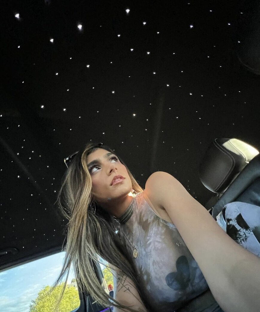 SheIsLoyalty's tweet image. Glitter baby.