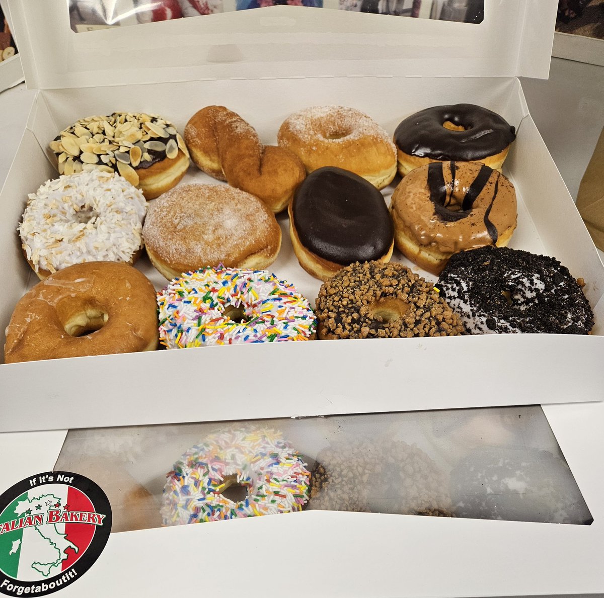 A huge shout out to the Italian bakery who will be donating donuts once a week to the rink. The Frattin family grew up in McCauley and the bakery is also located in our neighborhood. Thank you to Renato Frattin (second from left) and everyone at the bakery. @EFCL #kids #community