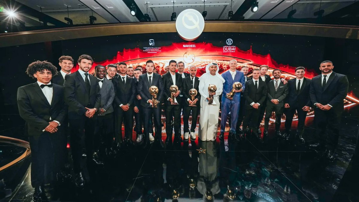 City_Xtra's tweet photo. 𝐖𝐇𝐀𝐓 𝐀 𝐍𝐈𝐆𝐇𝐓... 😍

🏆 Best Men's Player, @erling 
🏆 Best Midfielder, Rodrigo
🏆 Best Goalkeeper, @edersonmoraes93 
🏆 Best President, Khaldoon Al Mubarak
🏆 Best Coach, @PepTeam 
🏆 Best Men's Club, @ManCity 

#ManCity at the 2023 @Globe_Soccer Awards! 👆💙 https://t.co/bcO7ahSz3b