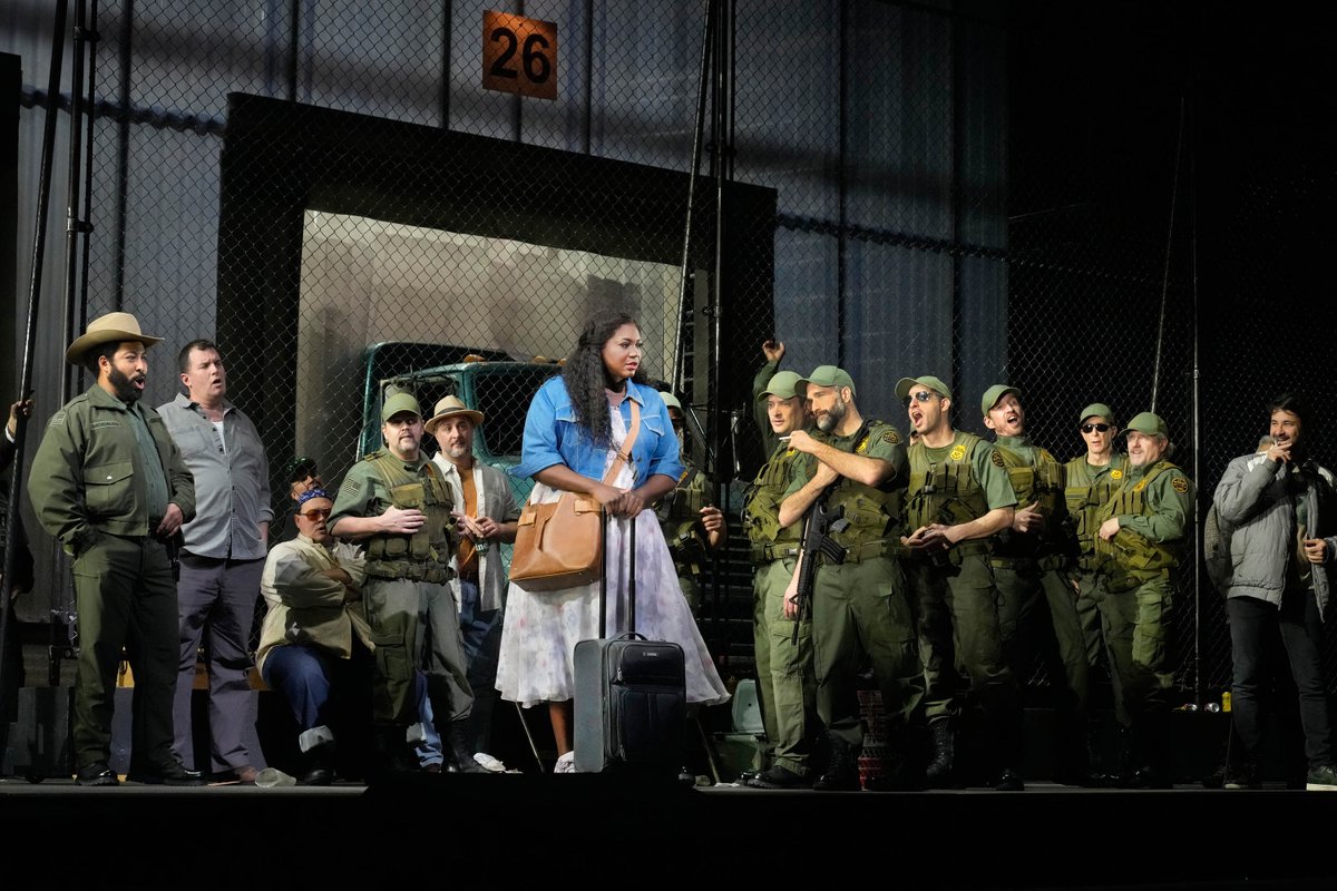 TeatrodelB's tweet photo. ¿Eres amante de la ópera? No puedes perderte la transmisión en vivo de Carmen desde el Met de Nueva York. 🎭
Consigue tus boletos ahora en Ticketmaster y taquillas del Forum y disfruta de una noche única.
#CarmenOpera #MetLive https://t.co/JeB0k38cd6
