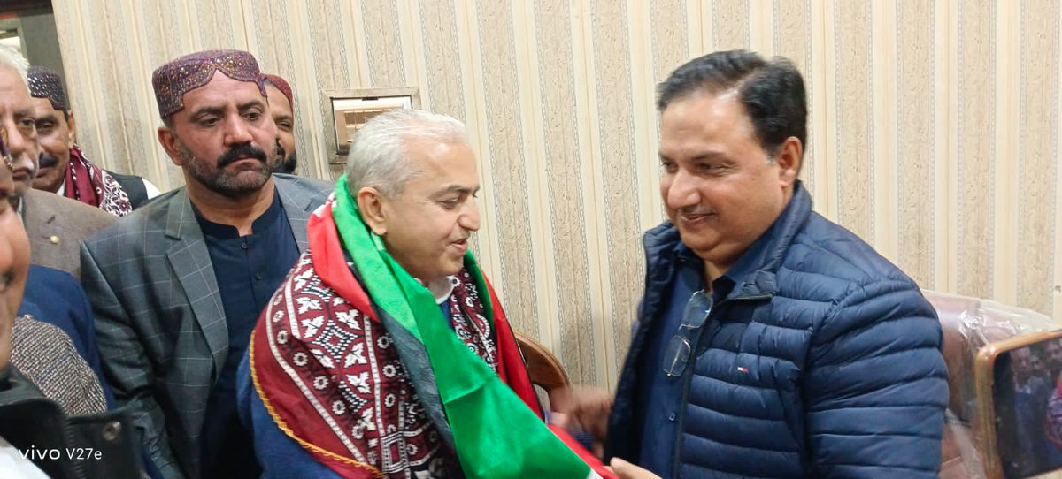 HafeezPPP's tweet photo. Vice President PMLN Sindh and Ex Ticket Holder @DrVishanDas1 and his community has left PMLN and joined PPP in the Presence of PPP Candidate for PS-22 @JamDharejo and PPP Taulka President @MianAbdulQavi . PPP is becoming stronger in PS-22 with every passing day.
#چنو_نئی_سوچ_کو https://t.co/sCwwJmzYVV