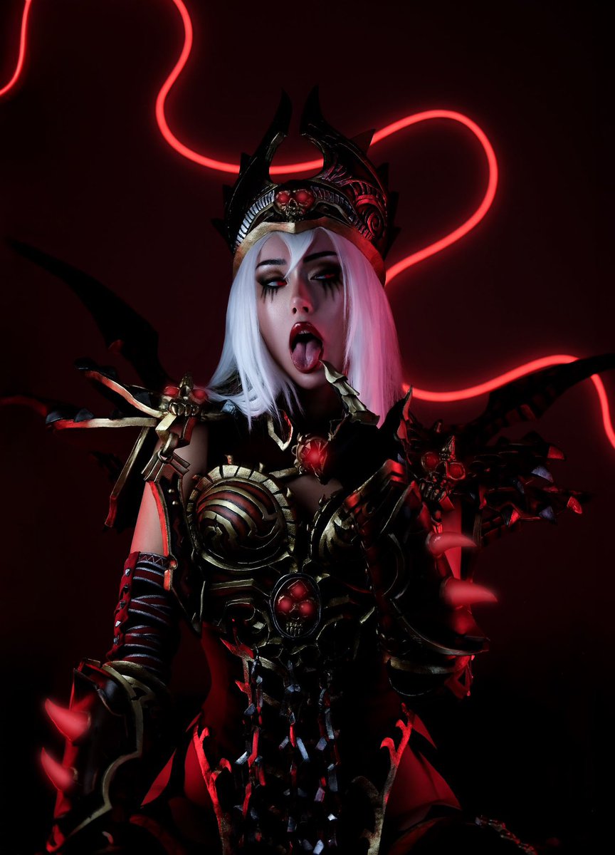 Wanderlustluca's tweet photo. Arise, my champion 😈 #WoWcosplay https://t.co/kaFYnXPy1u