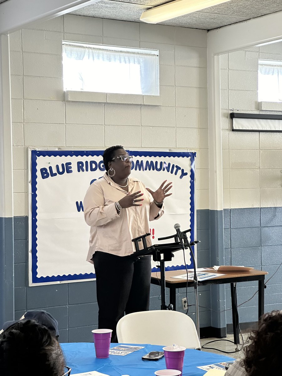 ChristaleSpain's tweet photo. .@harrisonjaime and I are still burning up these SC highways (that @POTUS is fixing) with our #wegofirst GOTV tour! Last stop of the day w/ @Oconeescdems ! We are working hard to turn out our voters on Saturday, February 3! #FITN https://t.co/ELgcp3IV1x
