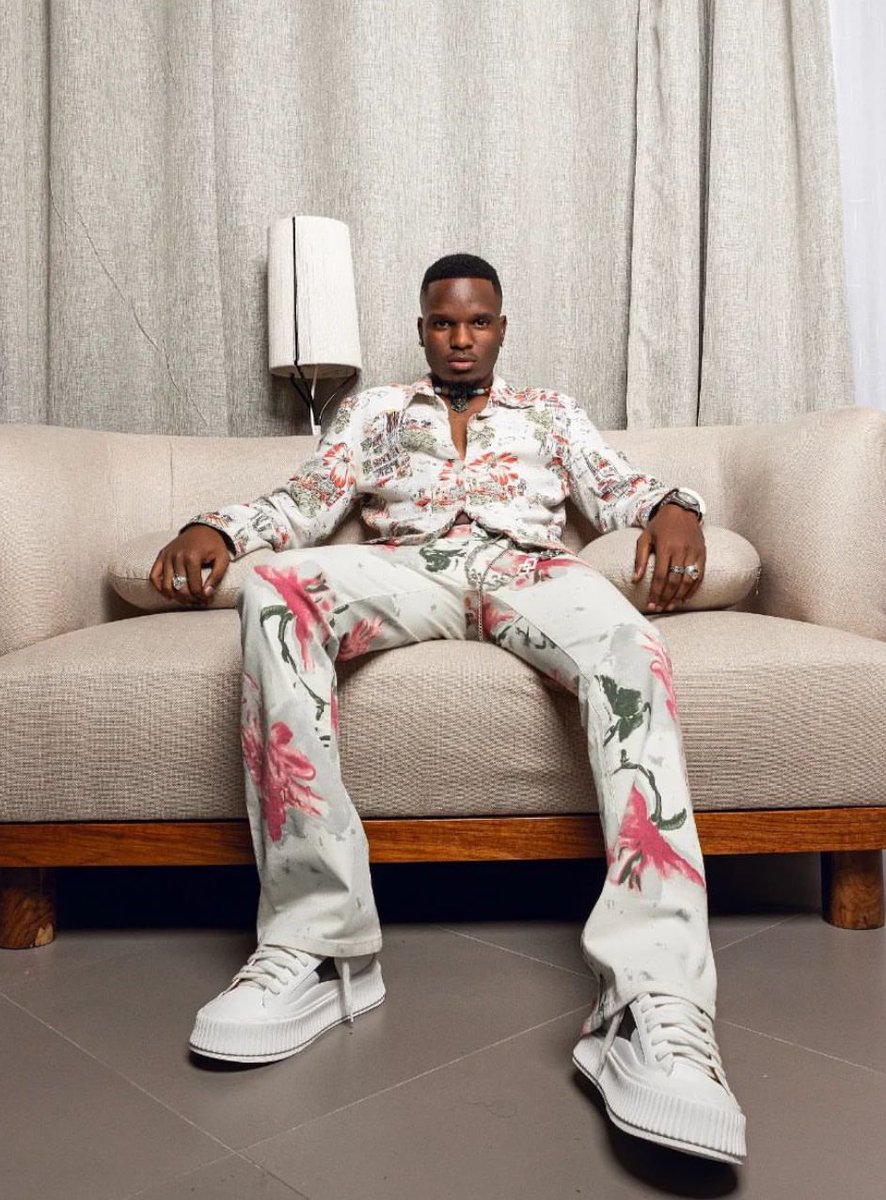 KatunziTza's tweet photo. Hiki kinachoendelea Kings ni ujinga na sio kukuza wasanii, Huwezi ruhusu wasanii wawili wa label moja kuachia project siku moja. https://t.co/Zrbmjhxz74