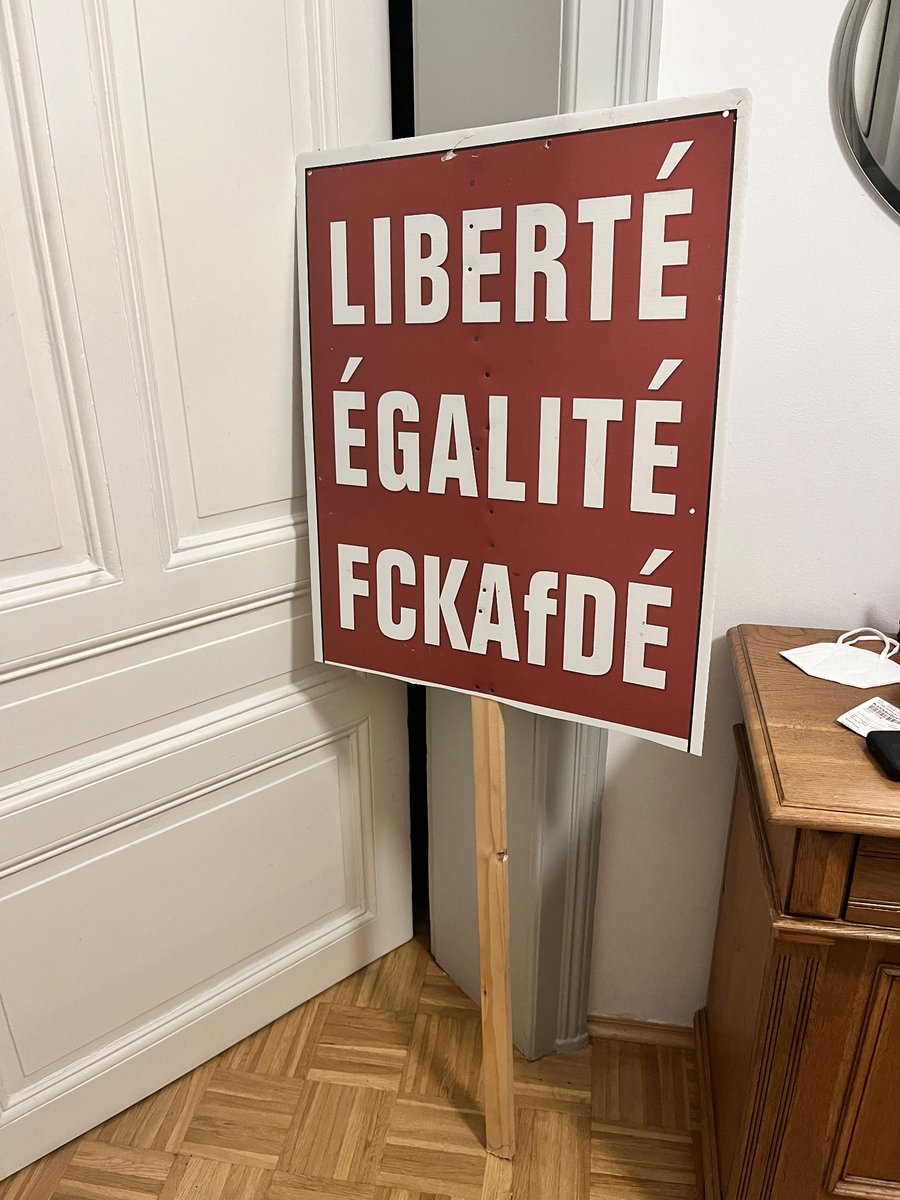 OlafStorbeck's tweet photo. Sonst noch jemand am Römer morgen ab 12:30h? https://t.co/0jq6HFuwEH