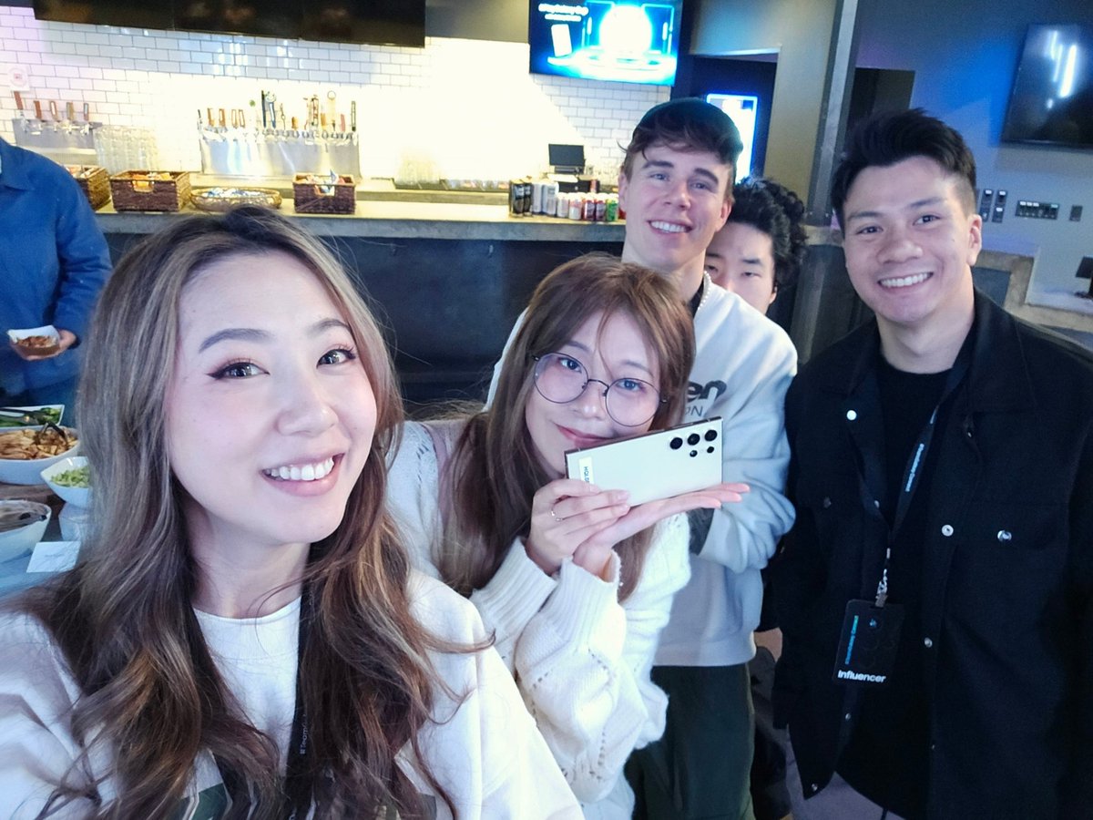 In San Jose rn with @samsungmobile and I'll be live tomorrow at 1 PM PST to compete in the #PlayGalaxy Cup with this squad 8) @Kkatamina @Shiphtur @blaustoise WINNER POV WILL BE HERE 😏 ❤️ youtube.com/fuslie #SamsungUnpacked    #GalaxyS24    #TeamGalaxy #ad