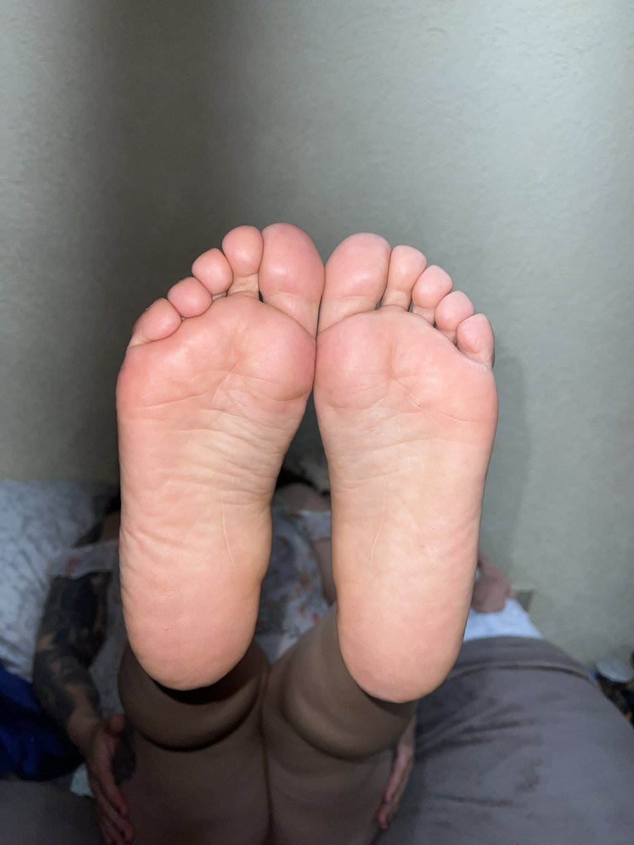 SabrisbuttSabri's tweet photo. ππ¦Ά
.
.
.
.
.
#sole #feet #feetmodels #feetjob #palesolesπππ
#footslave #footfettish #solesnodel #pinkytoes #solesandtoes #solesandtoesfetish #smelly #smellysoles #highheels #highheelshoes #highheelslover #highheelsslave https://t.co/tB2hjqN76Y