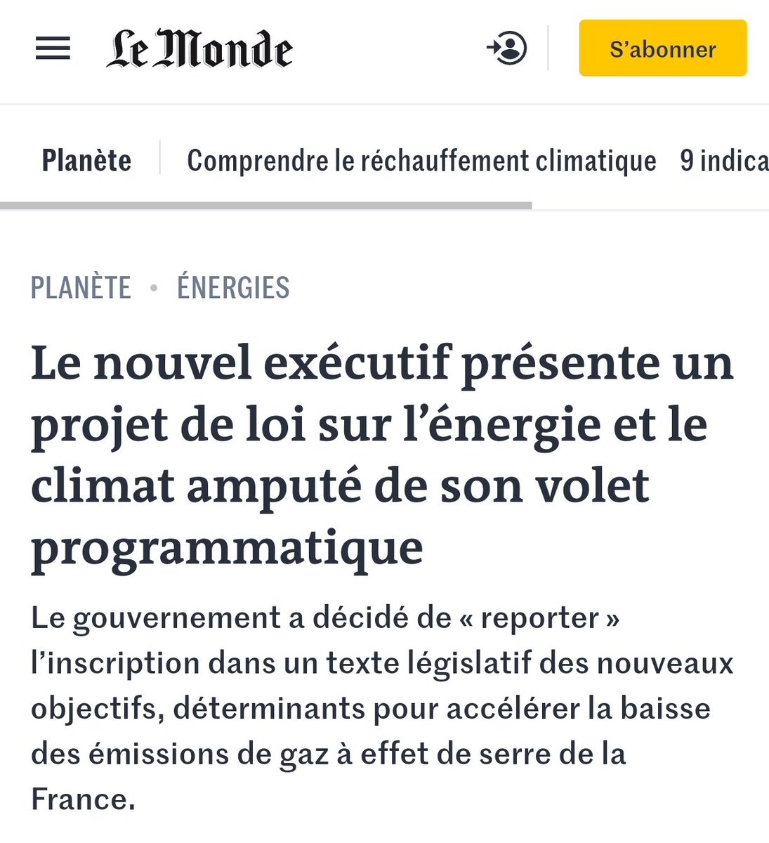 ClemSenechal's tweet photo. Vous pensiez vraiment que Macron allait faire de la planification écologique ?

Il vient supprimer les objectifs programmatiques de la loi énergie-climat présentée cette année (avec 1 an de retard).

Ils ne sont pas la solution : ils sont le problème. https://t.co/juUqxTxYCg