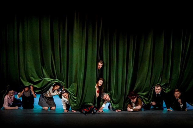 jrtcompany's tweet photo. Reviews from the West End Show include:
★★★★ "Curtains is undeniably jolly good fun, combining the best elements of a ‘whodunnit’ with the glitz and glamour of showbiz..."
Theatre Weekly Review

Photos by Jenny Jones. https://t.co/IpRFdEwTrA