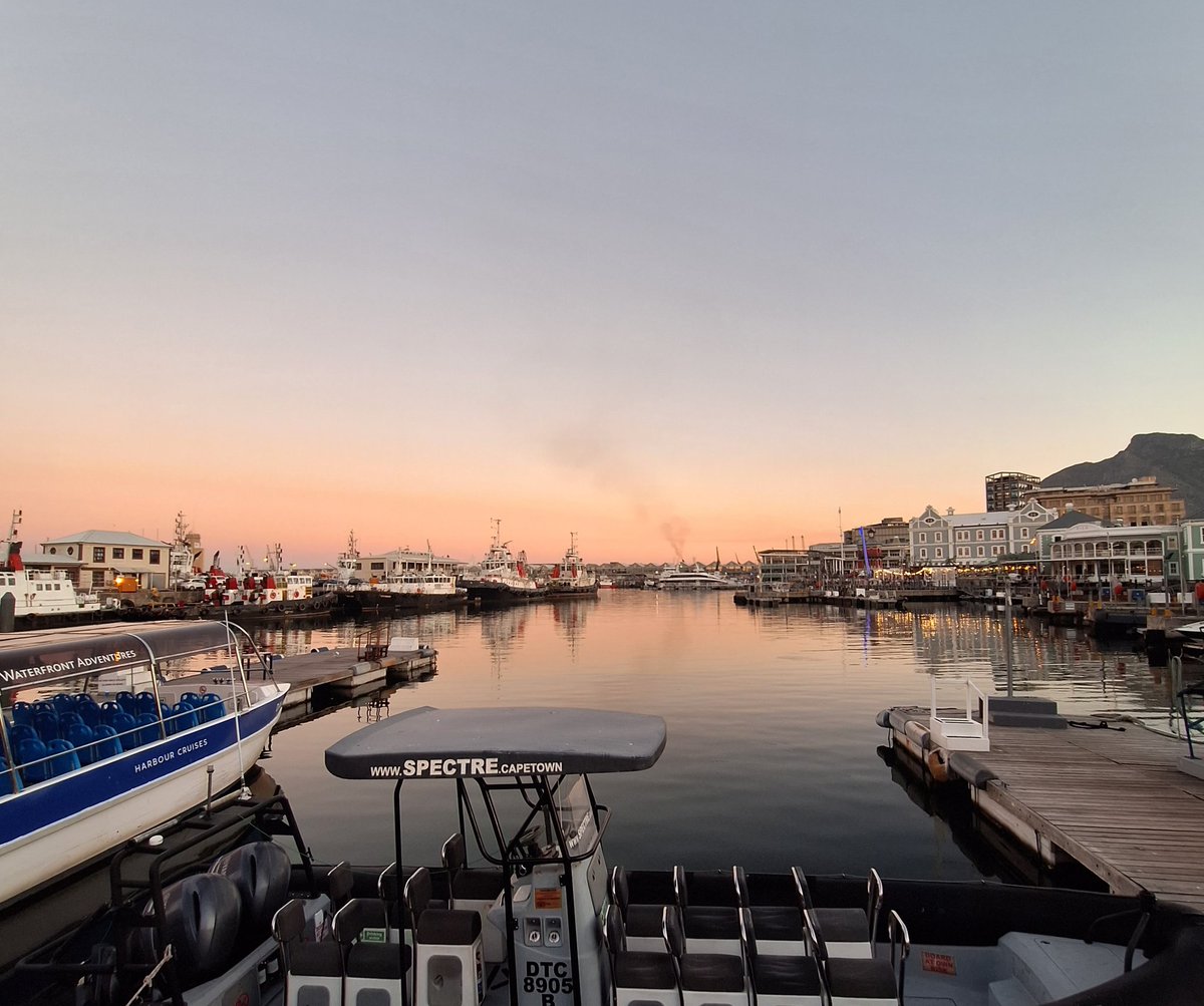 Friday views in the @VandAWaterfront 
#CapeTown #VandAWaterfront