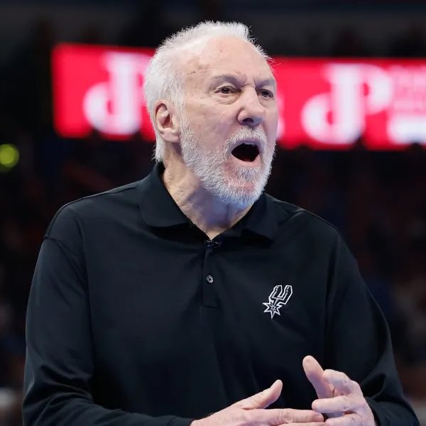 LegionHoops's tweet photo. The San Antonio Spurs are the favorites to acquire LeBron James if he decides to leave the Lakers next season, per @BetOnline_AG.

👀 https://t.co/V1Q7uxDGIm