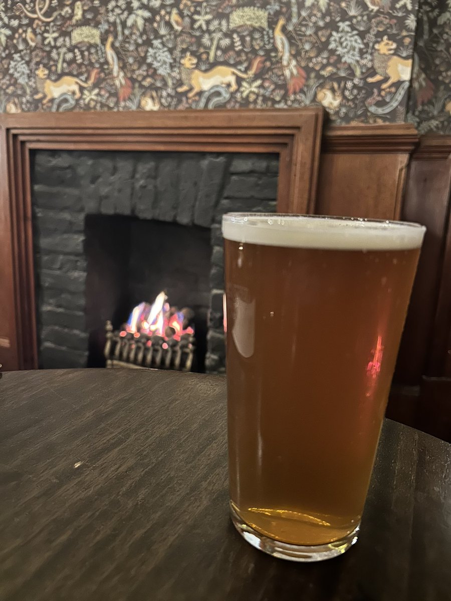 PubsSaving's tweet image. Enjoyed a perfect pint of Glasshouse pale ale on cask by the open fire at The Black Lion, Kilburn! Fresh on yesterday. #favouritepubs #dogfriendly #pubs #bestpubs #kilburn