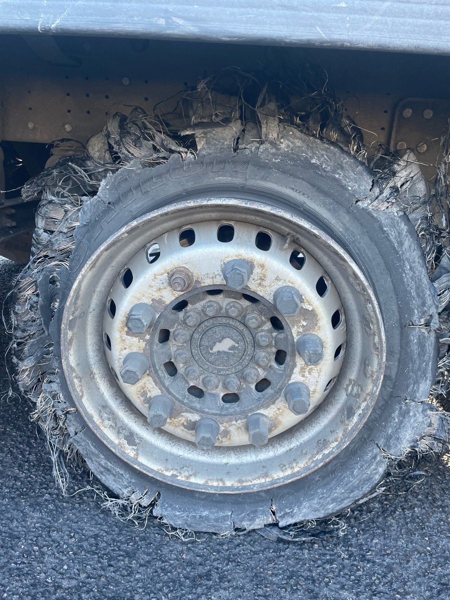 Our team intercepted & removed this #HGV from the road network at Cherwell Valley Services 🚔 January is often a month for shredding pounds (after a bit of over indulgence)...but not shredding tyres!🛞 Prohibited from use until repaired ✅ #SaferRoads