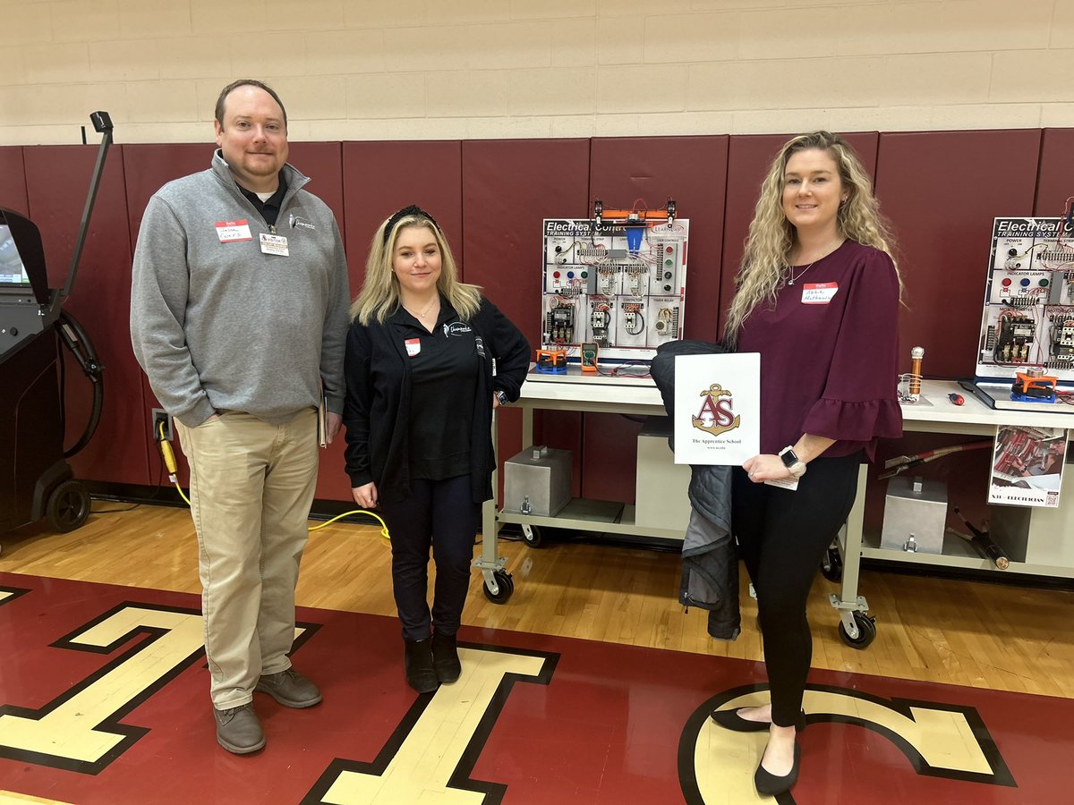ms_eubanks17's tweet photo. Thank you Newport News Apprentice School for having us today! Cannot wait to partner with you all to provide this awesome opportunity to our high school students. #hii #wbl #as #simlab #preapprenticeship https://t.co/VmGz24s6zk