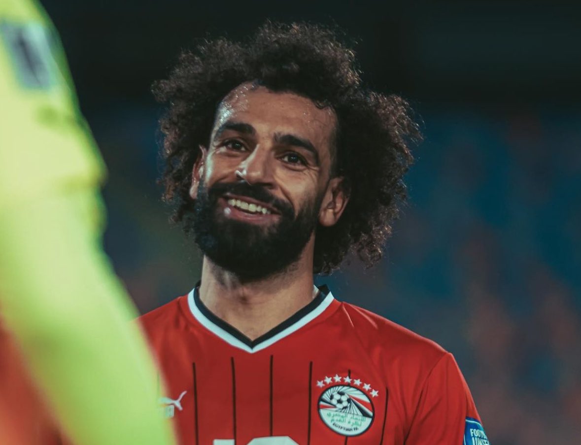 🚨🇪🇬 Egyptian Federation announces “the injury of Mo Salah with a strain in the hamstring muscle will cause him to miss two matches in the Africa Cup of Nations against Cape Verde and in the Round of 16 in the case of qualification”.