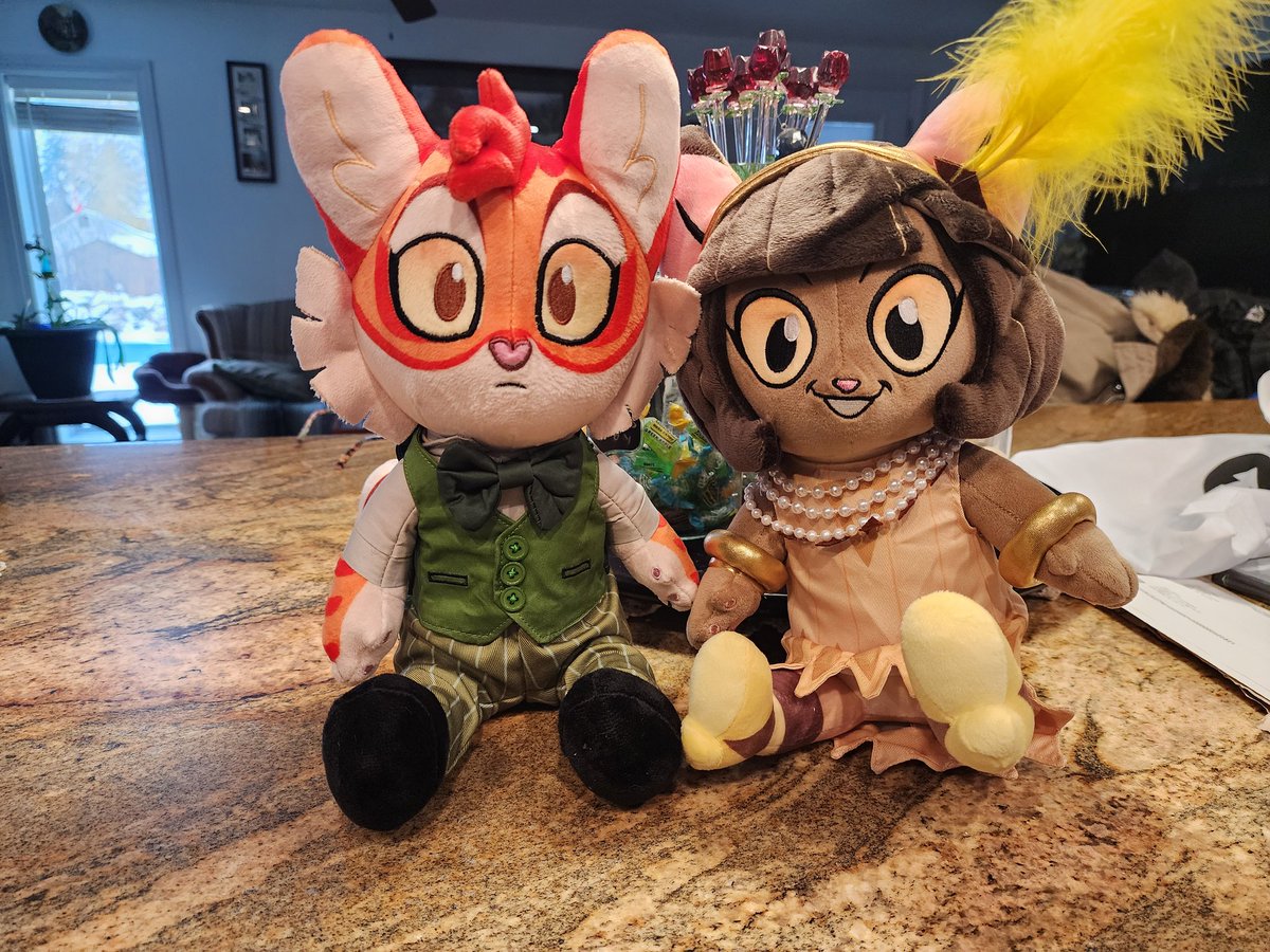 CandyColorWolf's tweet image. The gangs all here!! Freckle and Ivy are absolutely adorable, and I love what they did with Ivys feather!!
#LackadaisyCats #lackadaisy