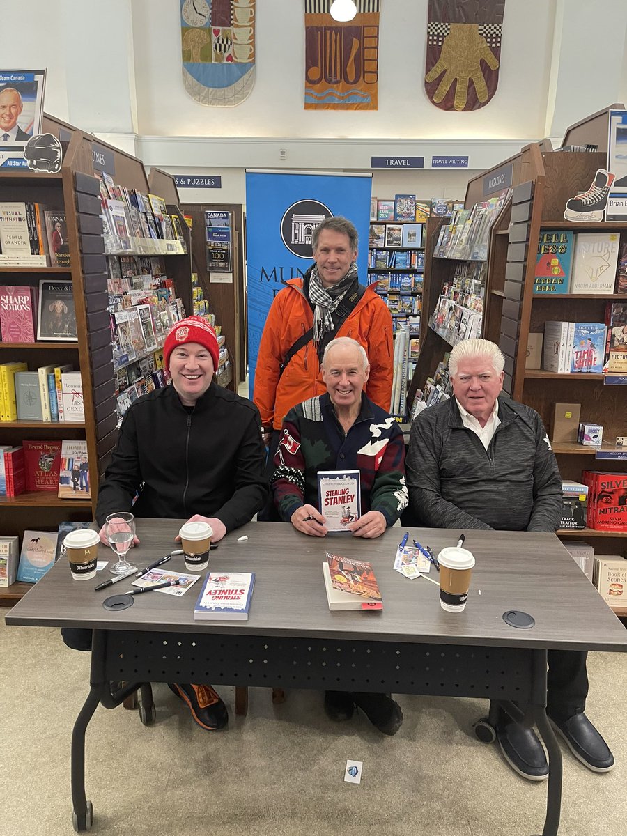 Fun to hang with @SNKenReid and @Ron_MacLean signing books in Victoria!