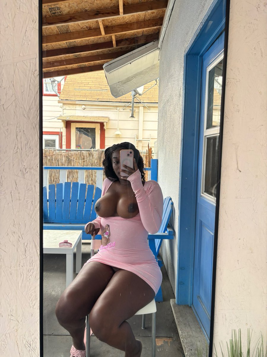 TheDollChilli tweet media