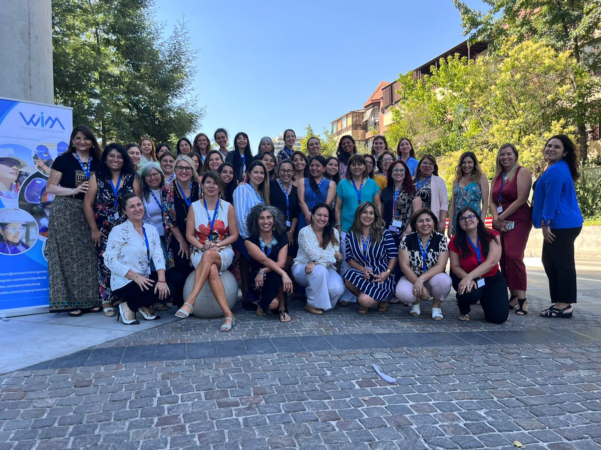 Women In Mining Chile (@wimchileoficial) on Twitter photo 🌟 ¡Exitosa Sesión de Planificación Estratégica de <a href="/wimchileoficial/">Women In Mining Chile</a> ! 🌟
Hoy compartimos con más de 50 de nuestras socias líderes en un evento inspirador para trazar el camino lleno de avances para construir un exitoso 2024. 📈
¡Juntas estamos haciendo historia! 🙌 🌟 ¡Exitosa Sesión de Planificación Estratégica de <a href="/wimchileoficial/">Women In Mining Chile</a> ! 🌟
Hoy compartimos con más de 50 de nuestras socias líderes en un evento inspirador para trazar el camino lleno de avances para construir un exitoso 2024. 📈
¡Juntas estamos haciendo historia! 🙌