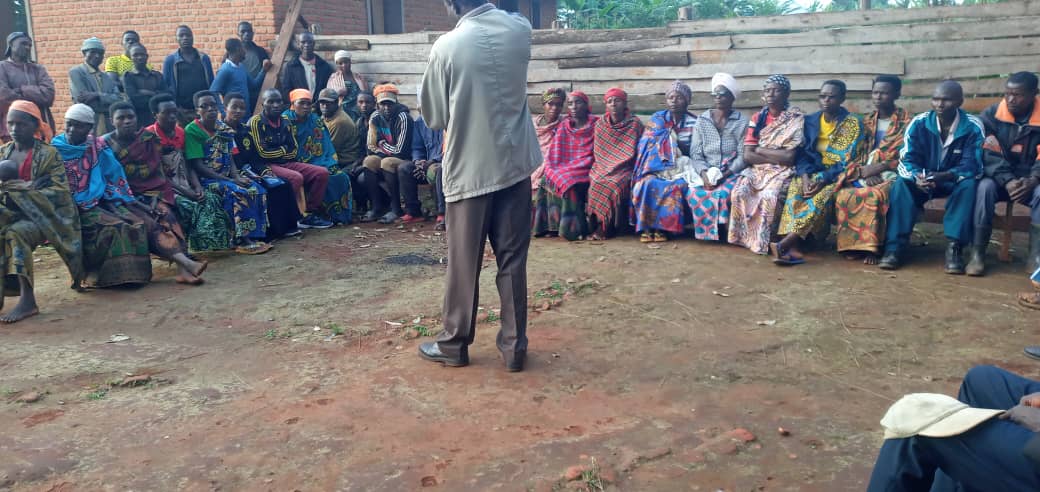 CnddFddMatana's tweet photo. #Burundi:uyu 19/01/2024 munamashingiro #Mugure komite @CnddFdd ku mutumba #Tara agacimbiri #Karambi yagirishije inama abagumyabanga mukubutsa iterambere,akarangamutima k'umugambwe,n'ugutsimbataza amahoro n'umutekano no kwinjiza abanywanyi bashasha.@CNDDFDDBurunga,@DorianeMunezero https://t.co/Abf0wqF1UY