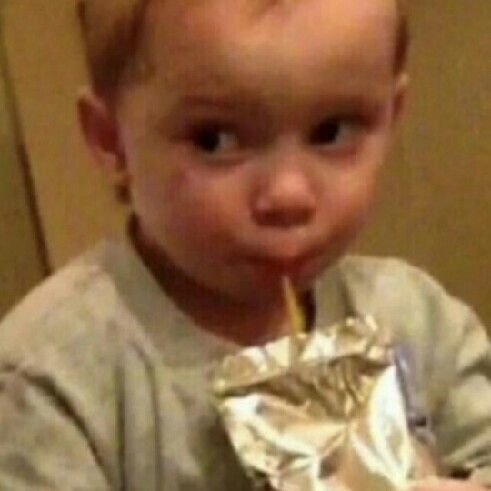 Molly is giving such mixed signals what the hell #LoveIsland