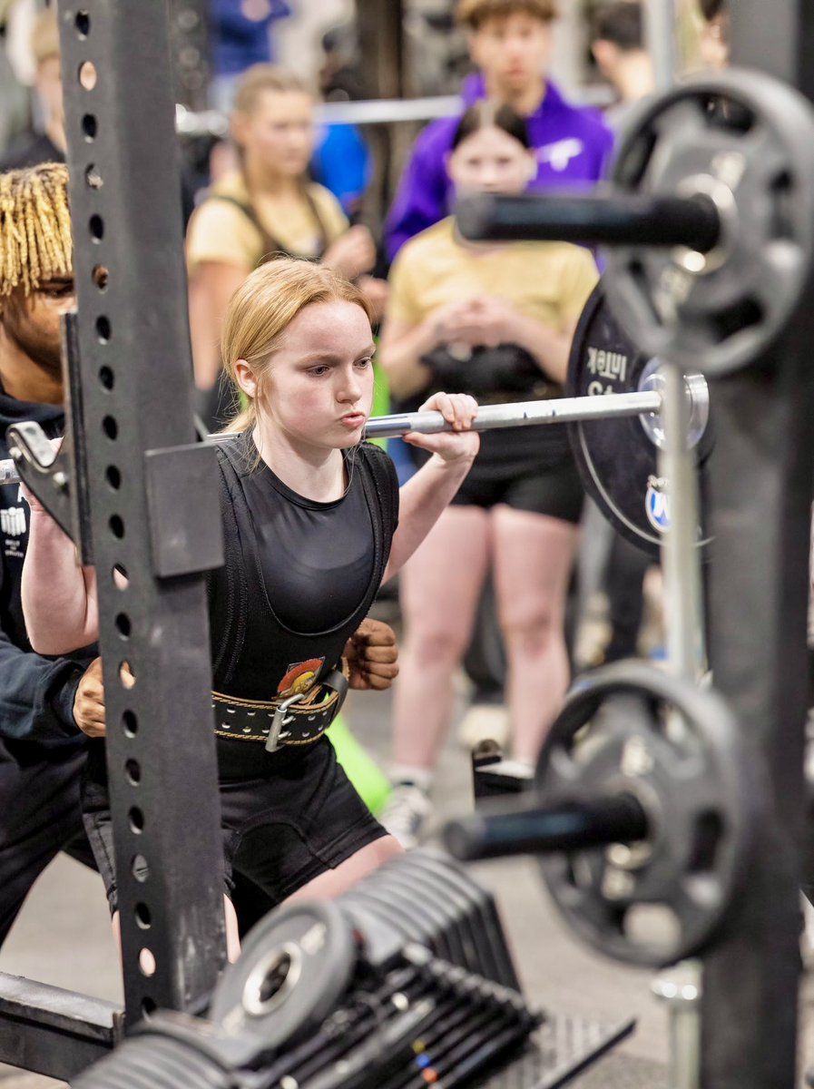 AmyK_2_'s tweet photo. Pain is weakness leaving your body! This girl did great at her 1st powerlifting meet. Got 3 PRs!!! π₯ πͺπ»ππΌββοΈβ€οΈπ€ #GirlsWhoLift #LadyElks #PullToWin https://t.co/5QhYSrgaFx