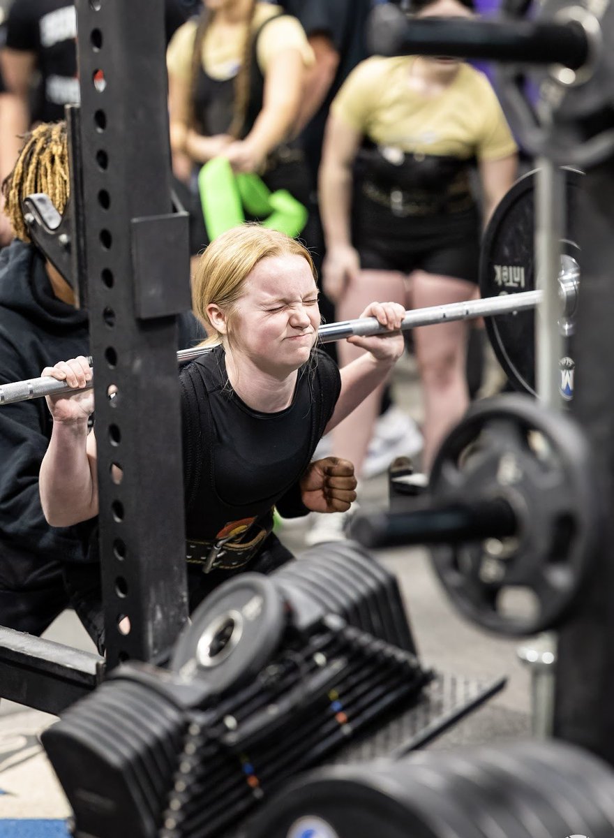 AmyK_2_'s tweet photo. Pain is weakness leaving your body! This girl did great at her 1st powerlifting meet. Got 3 PRs!!! π₯ πͺπ»ππΌββοΈβ€οΈπ€ #GirlsWhoLift #LadyElks #PullToWin https://t.co/5QhYSrgaFx