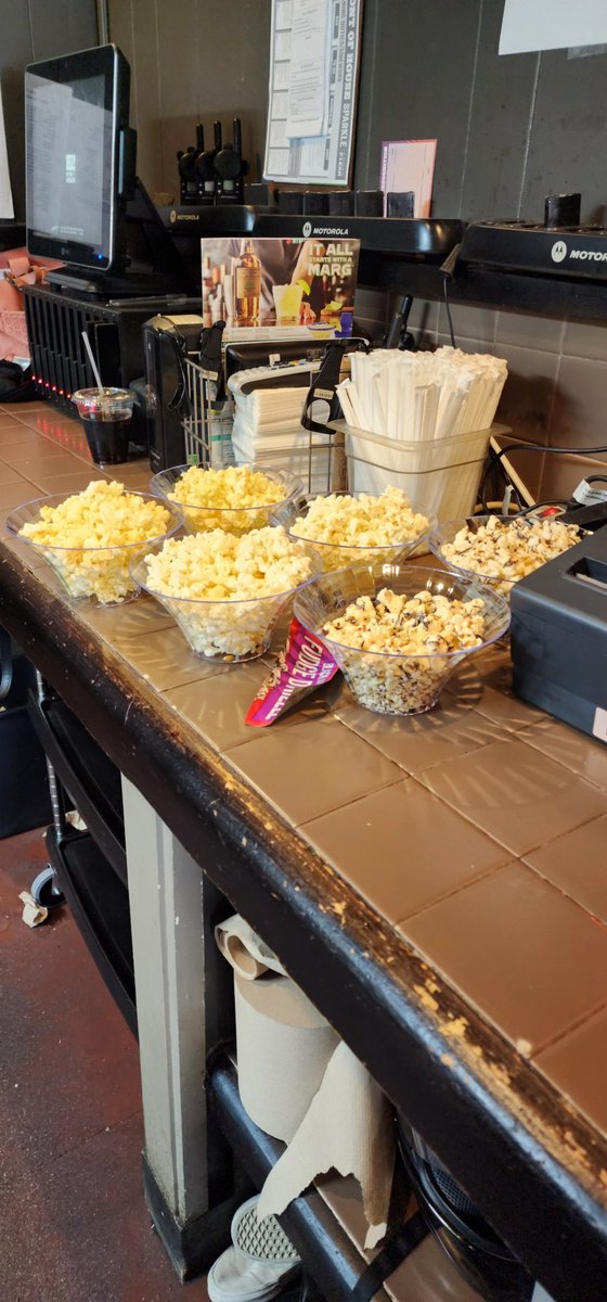 greg_ungaro's tweet photo. National Popcorn Day at Chili's Lake Elsinore!!! #chilislove @DeannaOrlando @dale_bullotta https://t.co/fmRjo8f4Cf