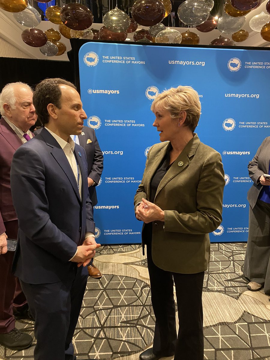 Had the privilege of speaking to @SecGranholm about Louisville's strides in solar energy during @usmayors.