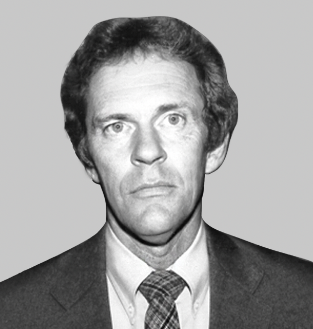 The #FBI honors Special Agent L. Douglas Abram, who was shot and killed #OTD in 1990 while executing a search warrant for weapons and drugs in St. Louis County, Missouri. #WallofHonor fbi.gov/history/wall-o…