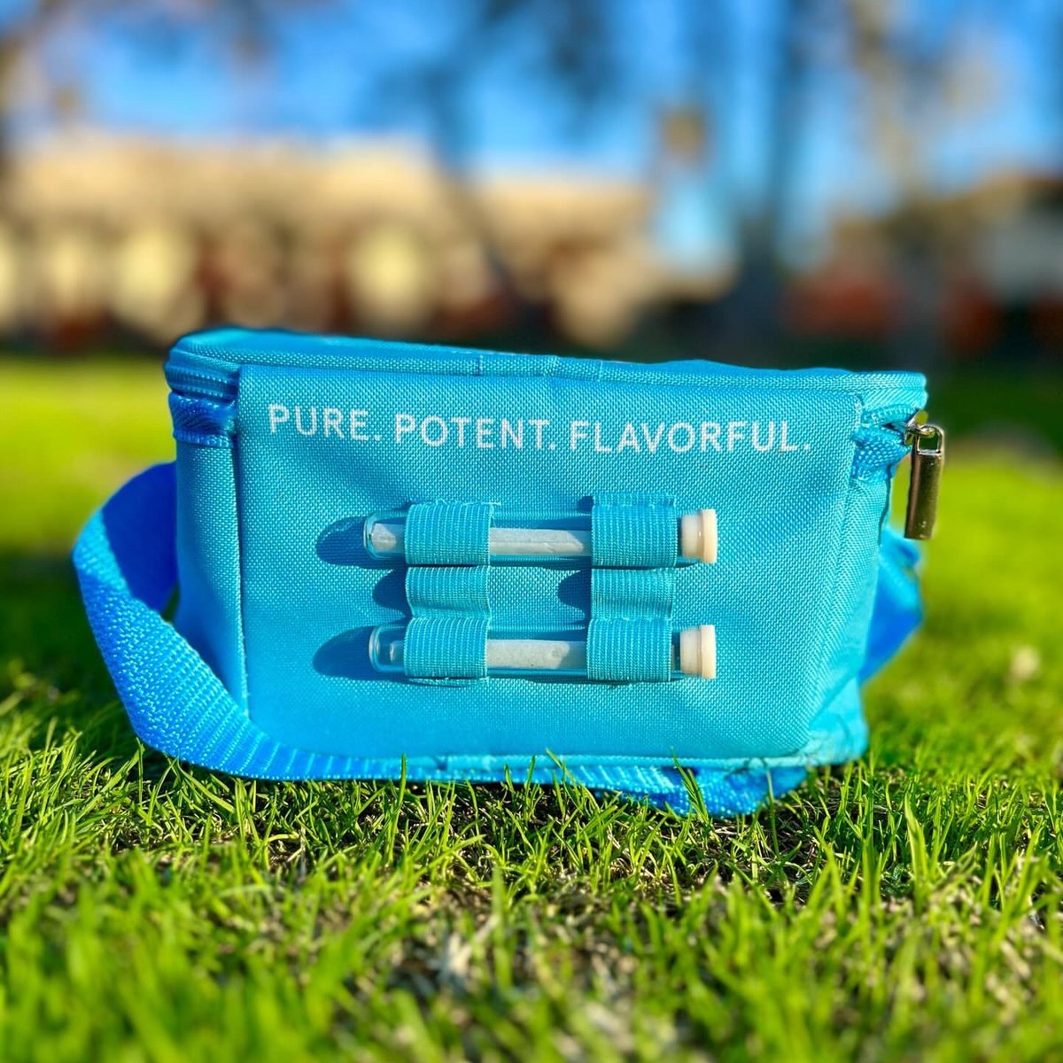 _rawgarden's tweet image. Your taste, your vibes, your feedback – it all matters! 🎊 Tell us, should our Frosting coolers rock the RG green? 👀🌱

📸: @tokiowl

#Frosting #Frostingfeedback #limiteddrop