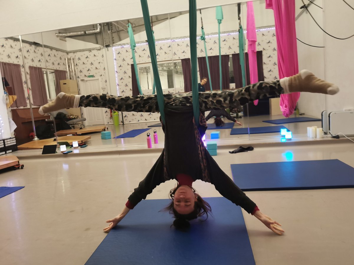JBastickVines's tweet photo. It's been 1.5 years nearly bt I finally got back upside down!  The endorphins woooo! 

Jess 1, Gastroparesis 0. 

Ehlers Danlos..well you're a bitch but if there's any benefit (very few others!) I got straight back into box splits within 3 mins haha. https://t.co/uxB3AHeMyf