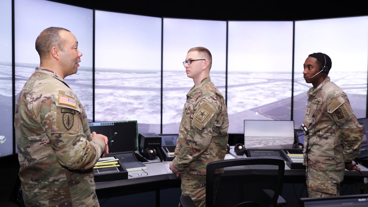 Appreciate @TRADOCCSM's visit to @ftnovosel. Our #NCOs have a profound impact on #ArmyAviation and the #CombinedArmsTeam through #ArmyAviationAIT, #NCOES, and #ATC.  #ProfessionOfArms

#AboveTheBest @FlyArmyCG @TRADOC