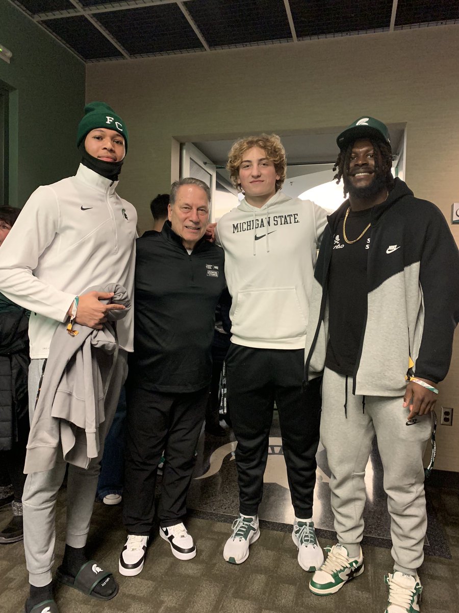 Great meeting Coach Izzo after the <a href="/MSU_Basketball/">Michigan State Men's Basketball</a> game last night! #coachizzo Go green!