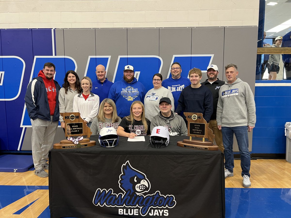 Congratulations to Ella Lause on committing to continue her academic and softball career at St. Charles Community College. Good luck next year in the classroom and on the diamond!