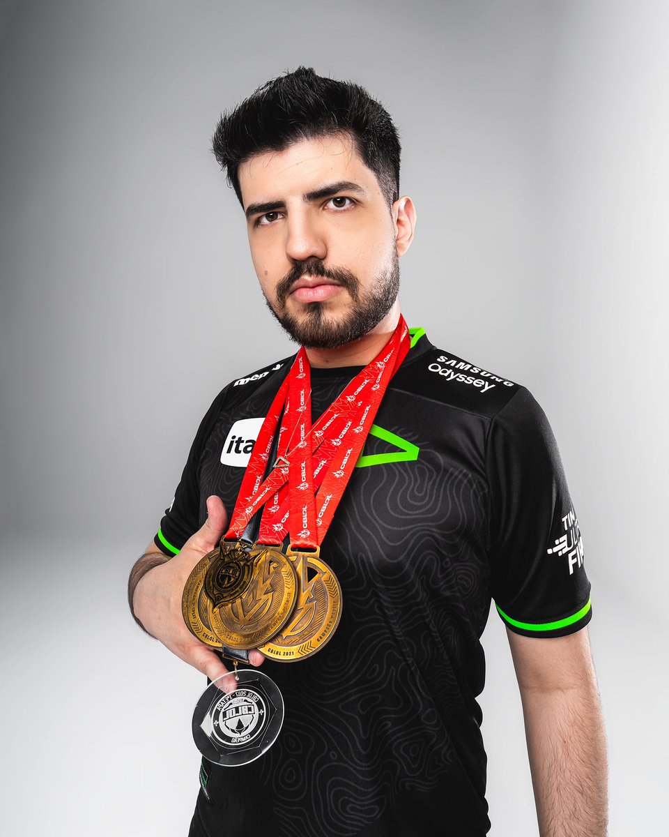 Chegou a hora de me isolar como o maior campeão da história do CBLOL. Nos vemos amanhã, 13h. #goLOUD