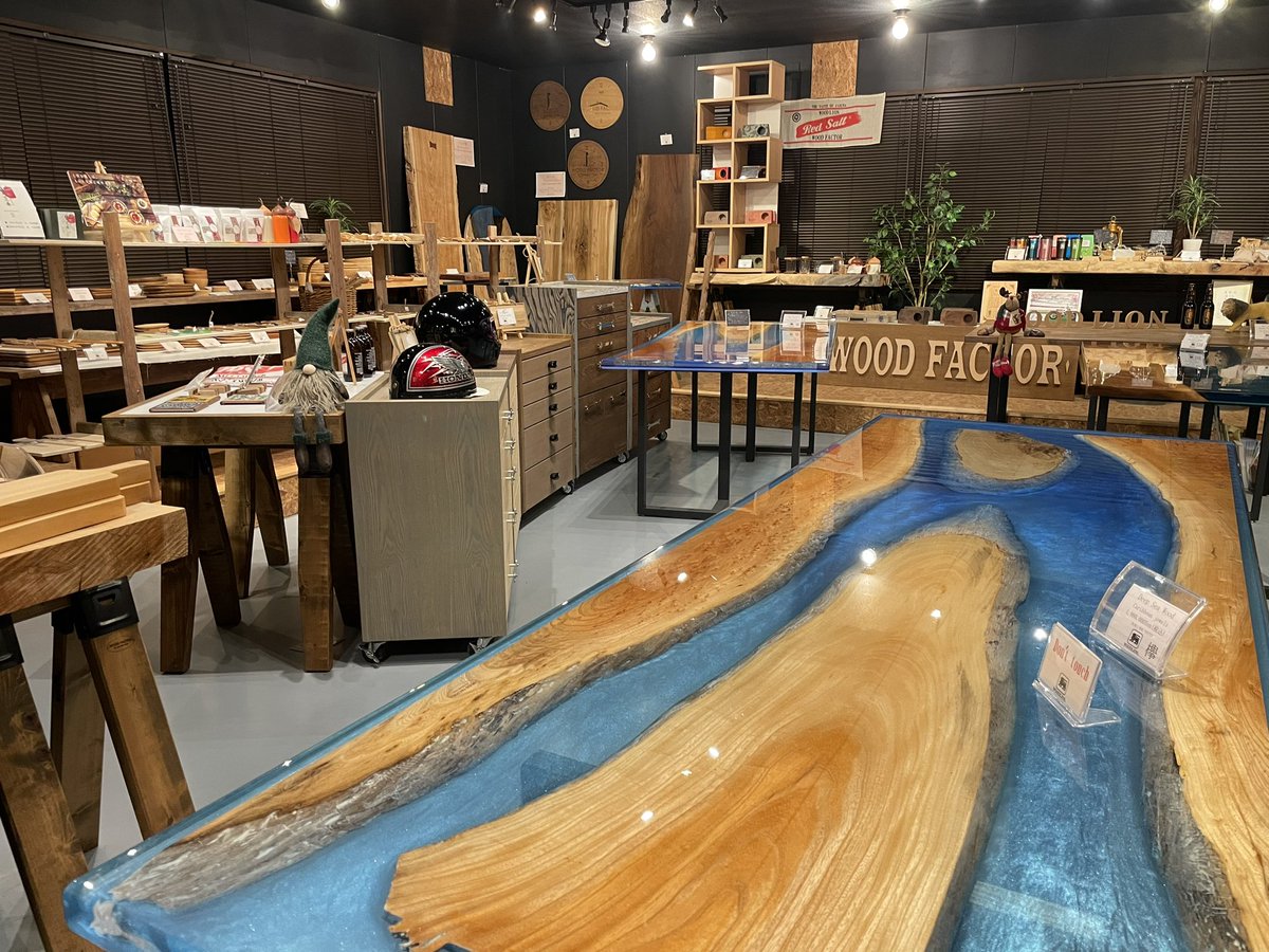 ok700's tweet photo. 【能登半島地震募金箱・配布開始】
おはようございます。
本日から募金箱の配布開始で、
Wood Lion®にも募金箱を設置します。
一緒に募金活動してくださる方に、
是非ご利用いただければと思います。
本日もWood Lion®は10：00 OPEN！ https://t.co/dUxI9Ze9Mg